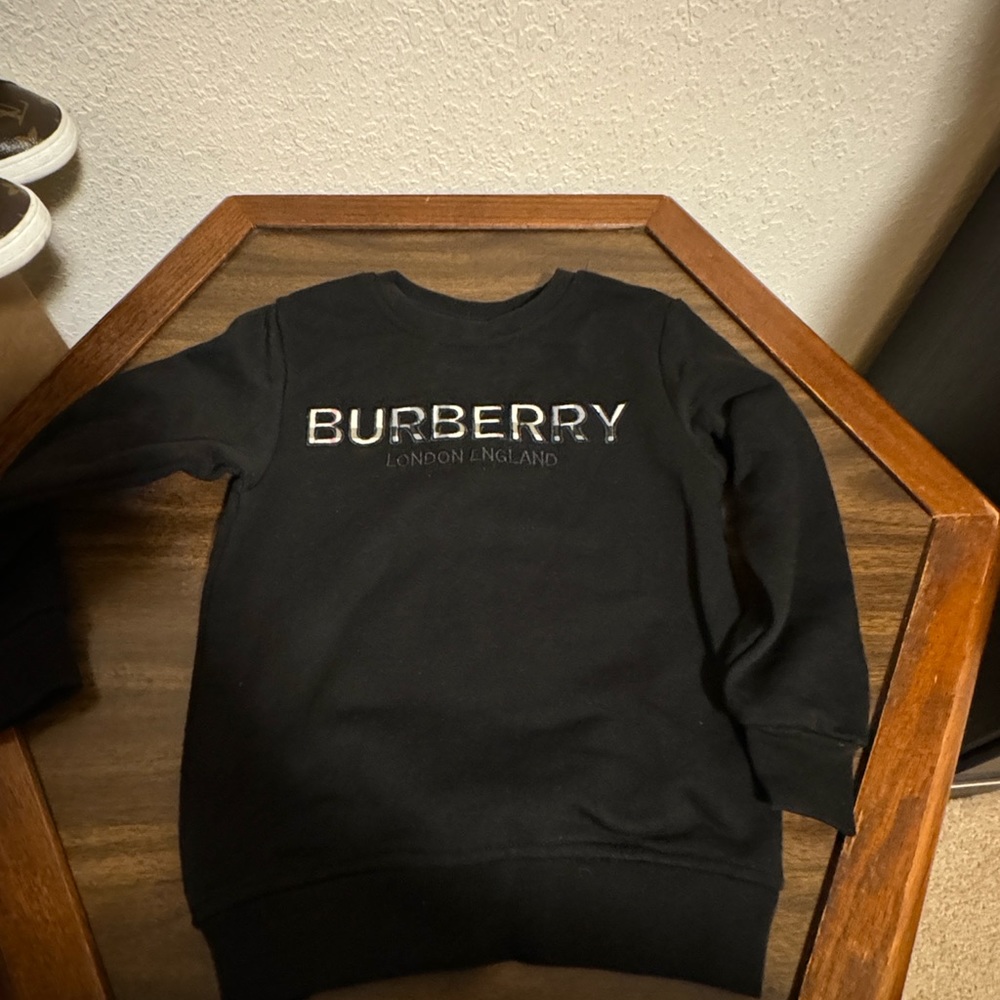 Burberry kids sweater size 4